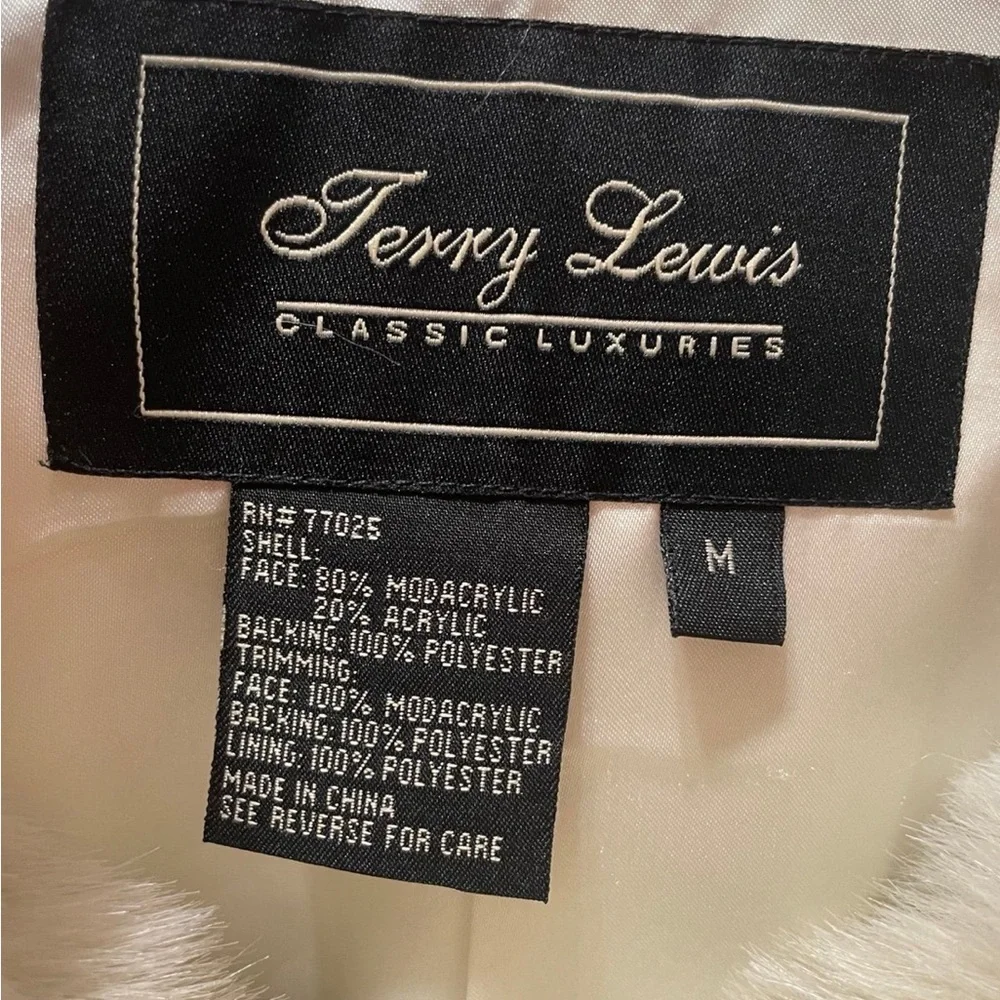 Terry Lewis Luxury Designs‎ Faux Fur Coat